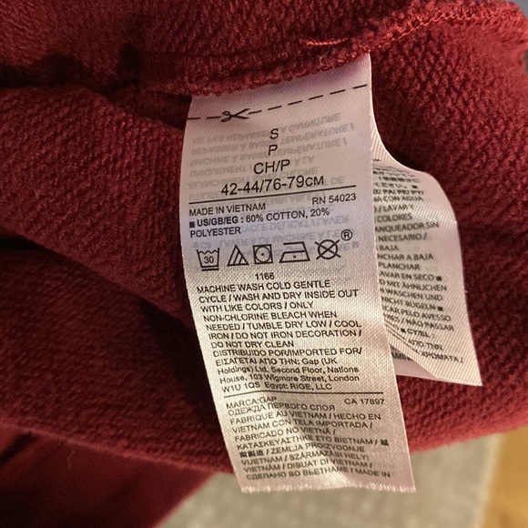 Gap worn once size small sweatshirt - Picture 4 of 4